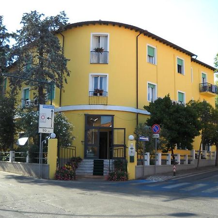 Hotel La Conchiglia Марчиана-Марина Экстерьер фото