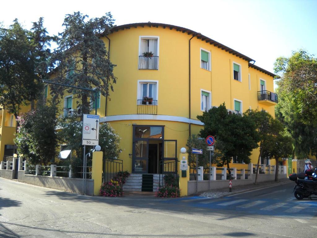 Hotel La Conchiglia Марчиана-Марина Экстерьер фото